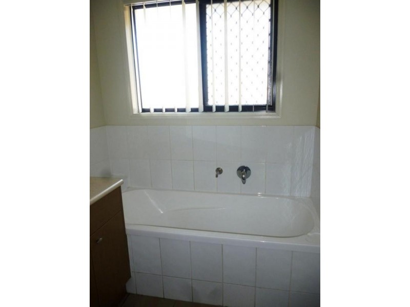 7 Sugars Place, Bundamba QLD 4304