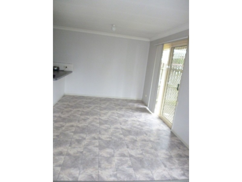 2/1 Palm Avenue, Raceview QLD 4305