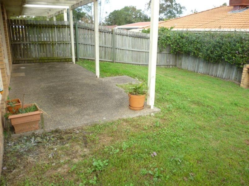 2/1 Palm Avenue, Raceview QLD 4305