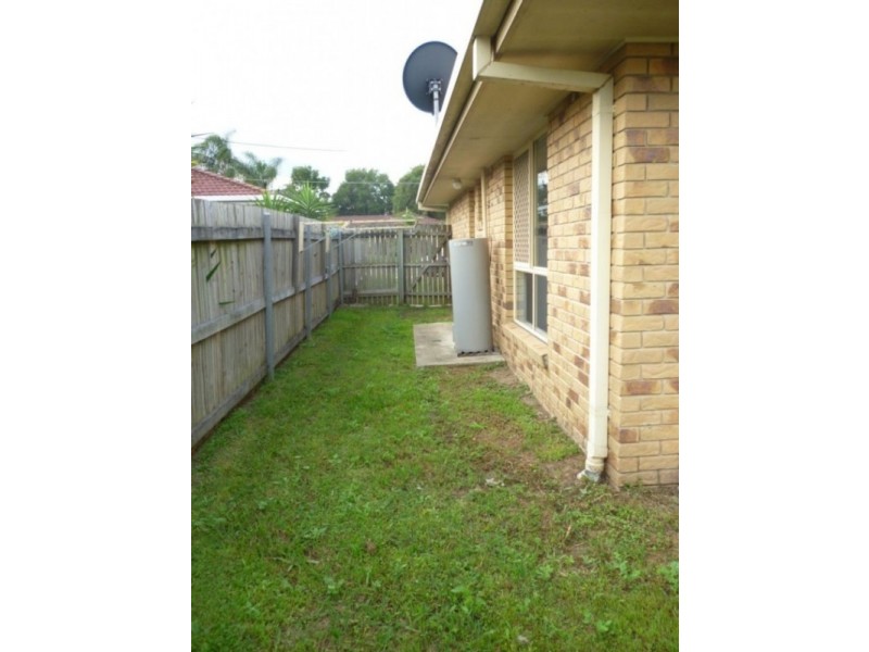 2/1 Palm Avenue, Raceview QLD 4305