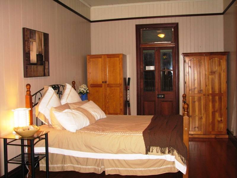 7 W M Hughes Street, North Ipswich QLD 4305