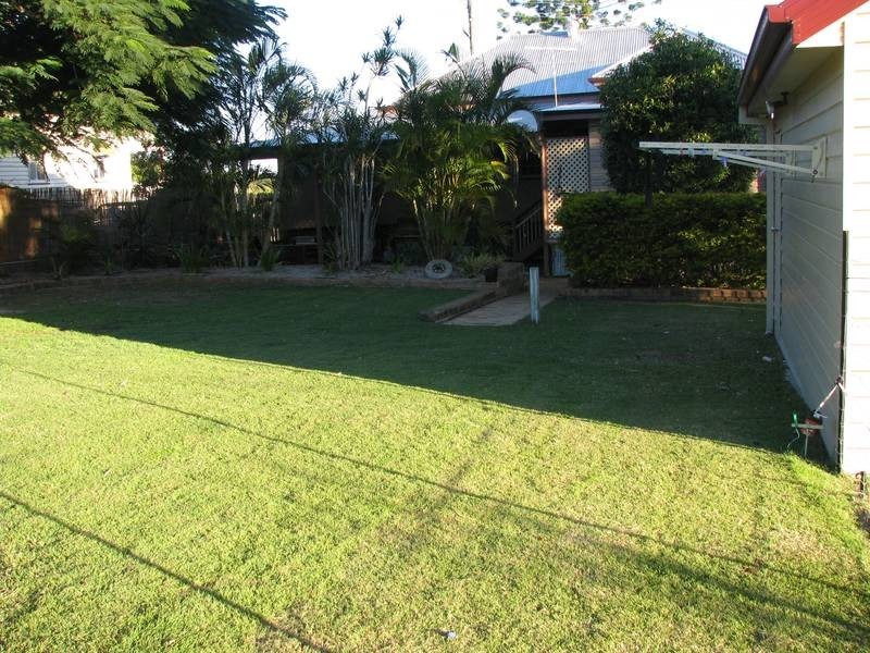 7 W M Hughes Street, North Ipswich QLD 4305