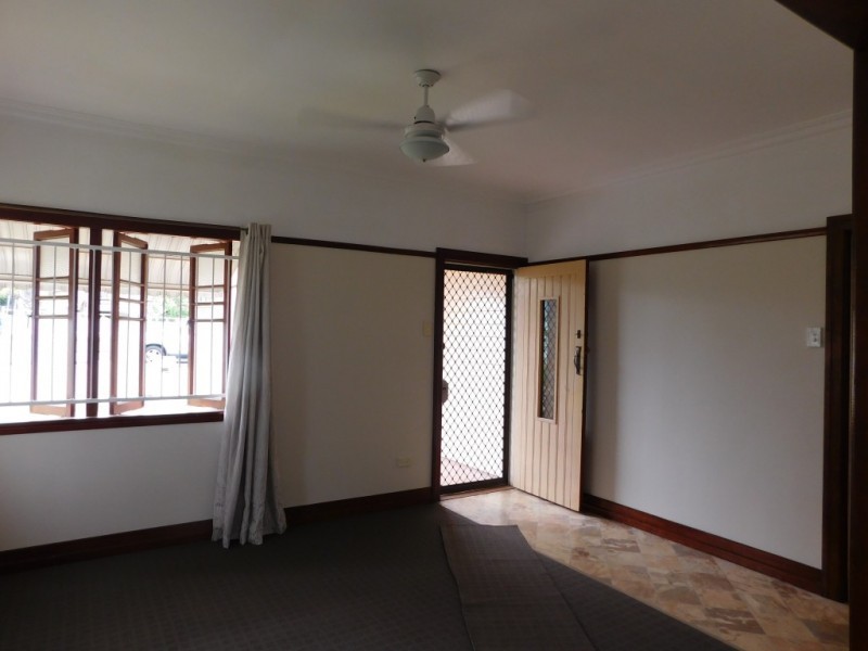 8 Thurso Street, North Booval QLD 4304