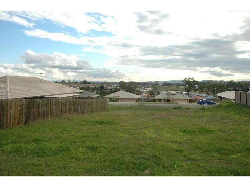 11 Benjamin Court, Yamanto QLD 4305