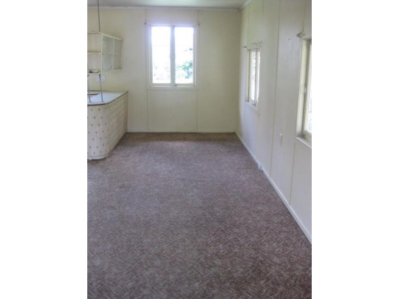 7 Edgar Street, Eastern Heights QLD 4305