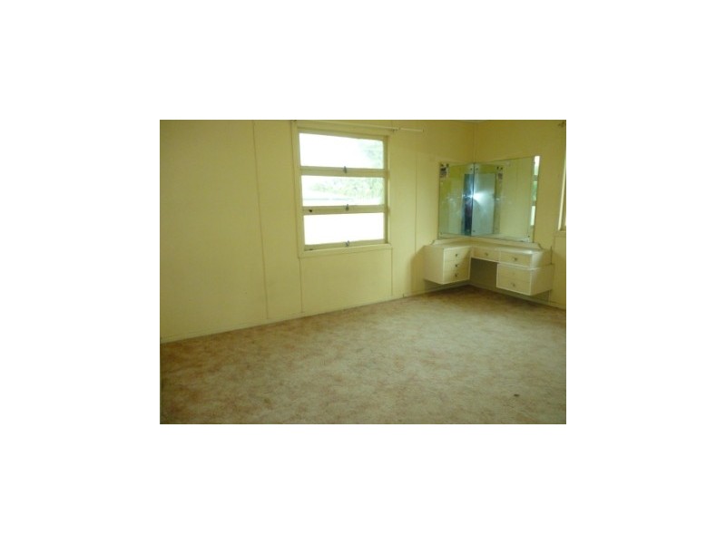 7 Edgar Street, Eastern Heights QLD 4305