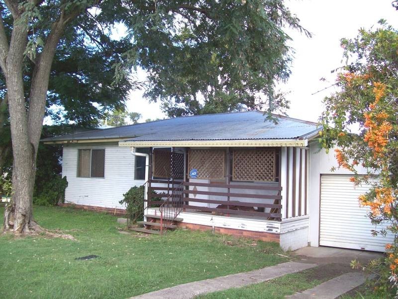 15 Vivian Street, Eastern Heights QLD 4305