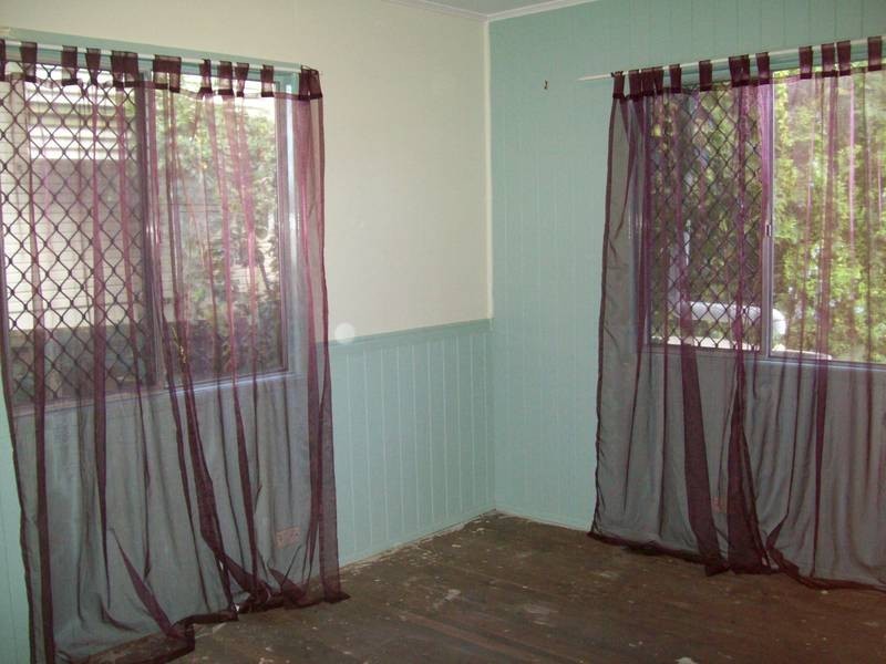 15 Vivian Street, Eastern Heights QLD 4305