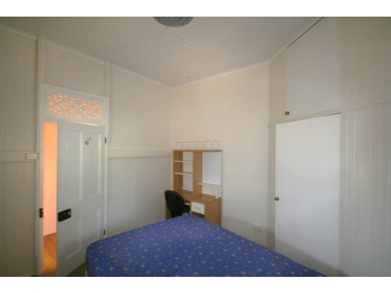 52 Thorn Street, Ipswich QLD 4305