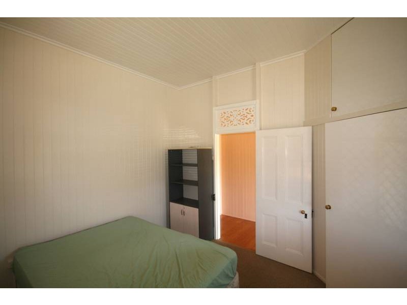52 Thorn Street, Ipswich QLD 4305