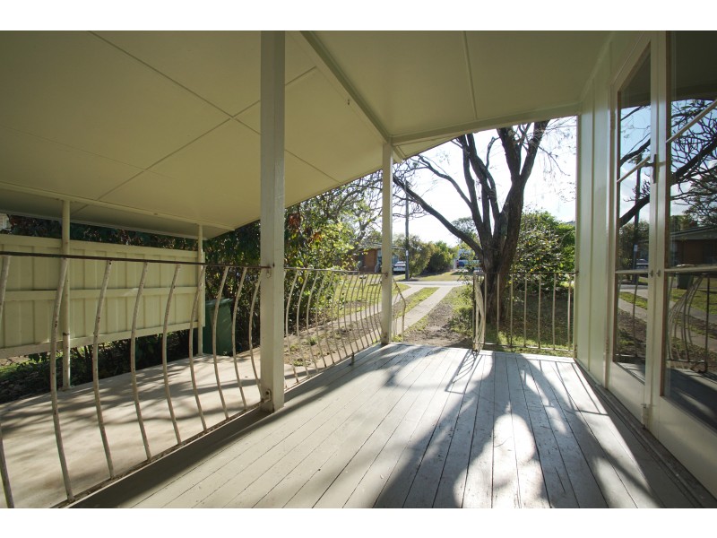 37 Blaxland Street, Eastern Heights QLD 4305