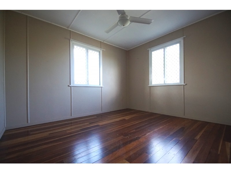 37 Blaxland Street, Eastern Heights QLD 4305