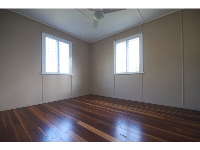 37 Blaxland Street, Eastern Heights QLD 4305