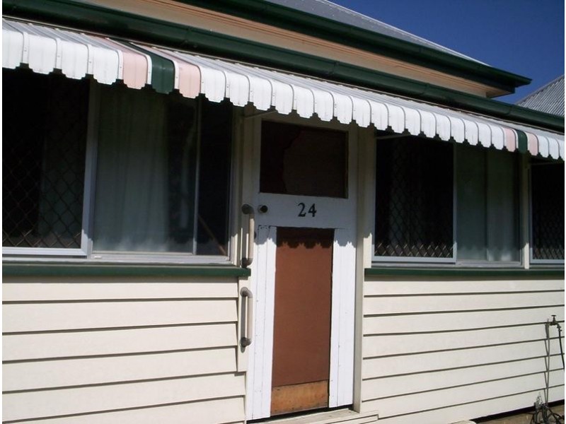 24 Warwick Road, Ipswich QLD 4305