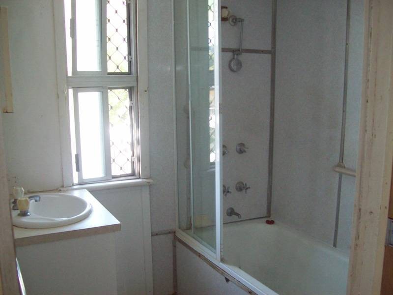 24 Warwick Road, Ipswich QLD 4305