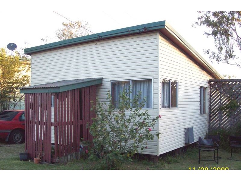 29 VINEYARD, One Mile QLD 4305