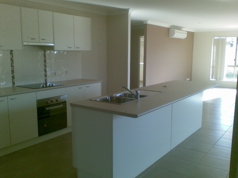 2 Sugars Place, Bundamba QLD 4304