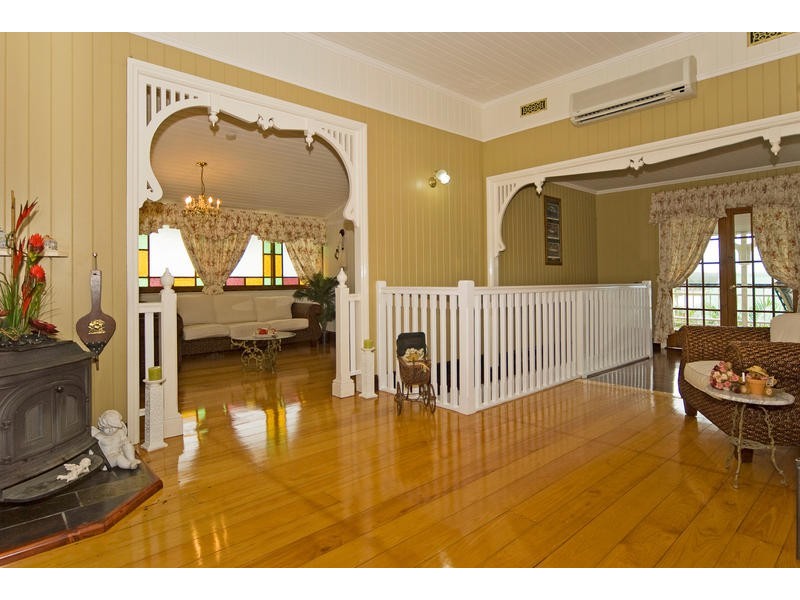 1 Brilliant Street, Newtown QLD 4305