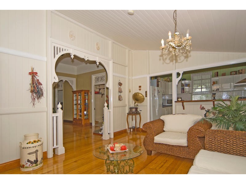 1 Brilliant Street, Newtown QLD 4305