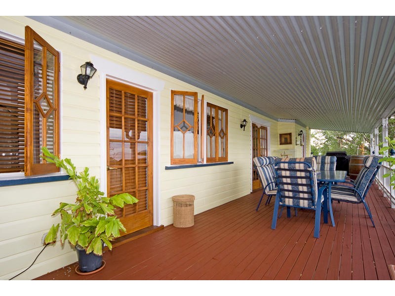 1 Brilliant Street, Newtown QLD 4305