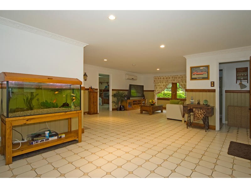 1 Brilliant Street, Newtown QLD 4305