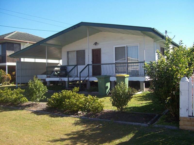 40 Logan Street, North Booval QLD 4304