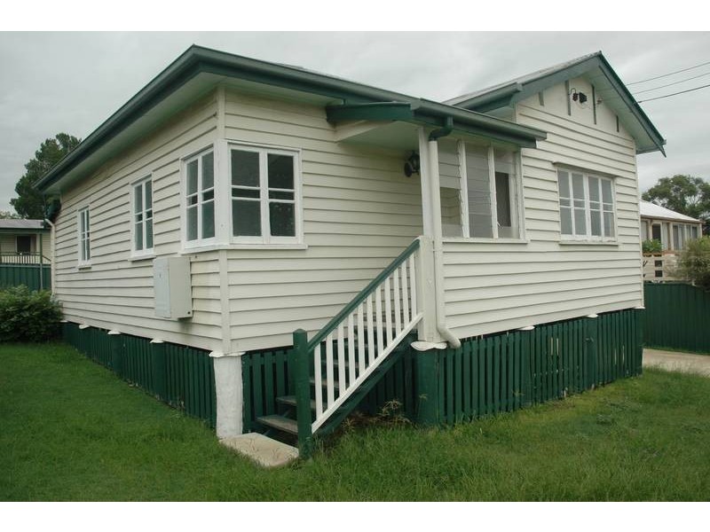 1 Edward Street, One Mile QLD 4305