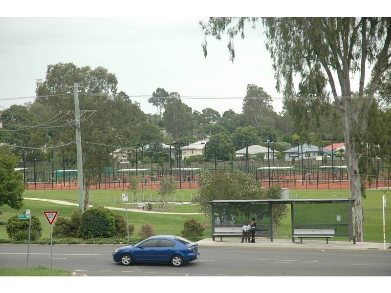 1 Edward Street, One Mile QLD 4305