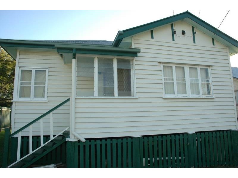 1 Edward Street, One Mile QLD 4305