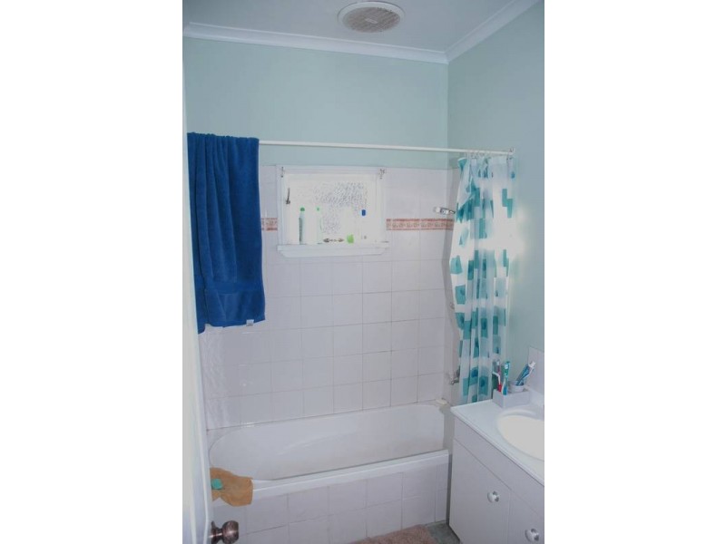 1 Edward Street, One Mile QLD 4305