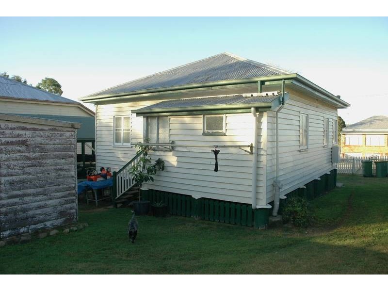 1 Edward Street, One Mile QLD 4305