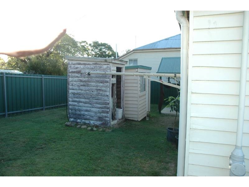 1 Edward Street, One Mile QLD 4305