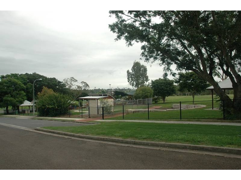 1 Edward Street, One Mile QLD 4305