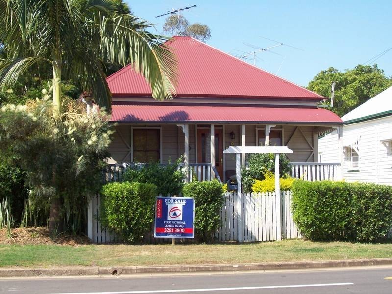 27 Smith Street, North Ipswich QLD 4305