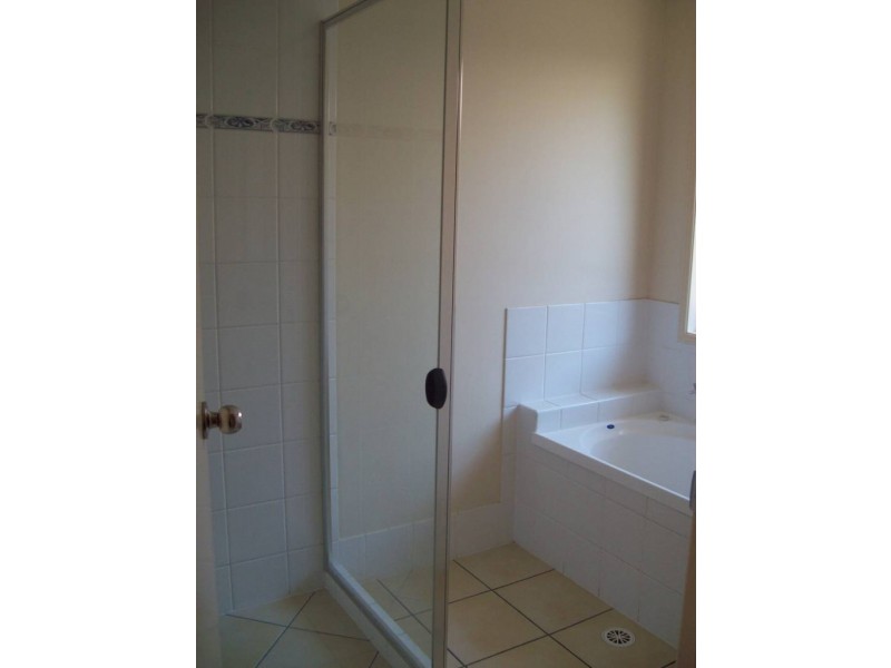 110 Anna Drive, Raceview QLD 4305
