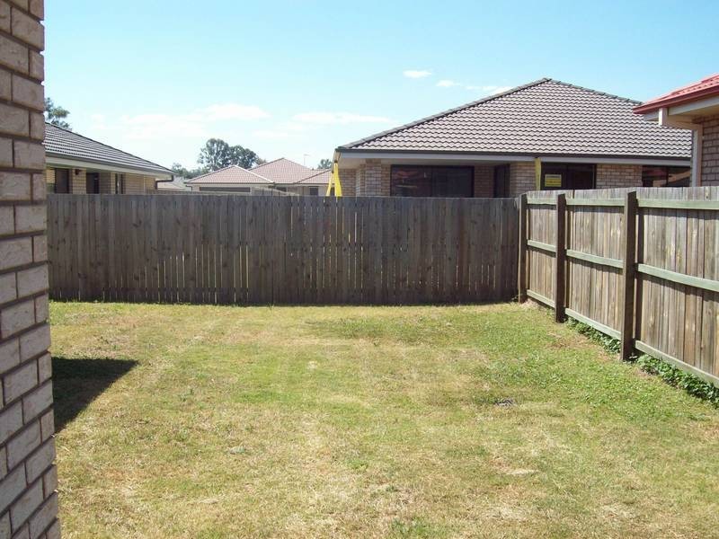 110 Anna Drive, Raceview QLD 4305