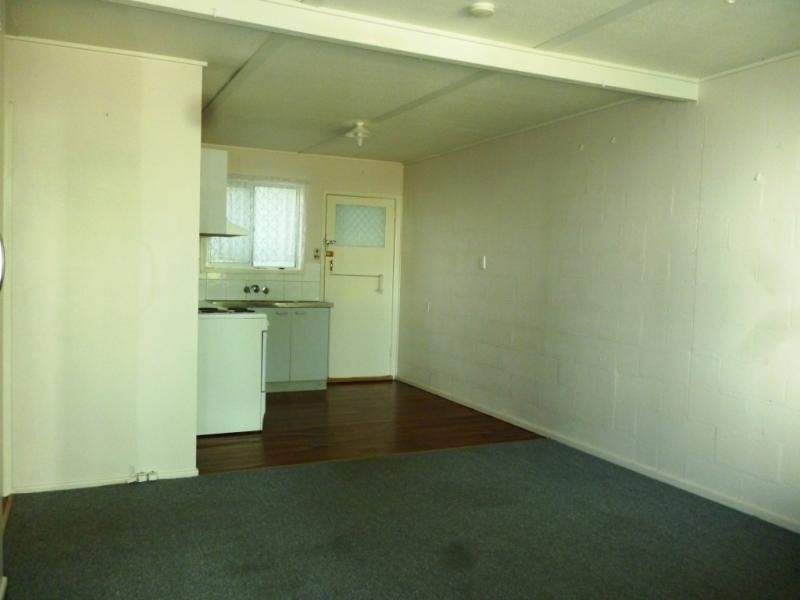 2/24 The Terrace, North Ipswich QLD 4305