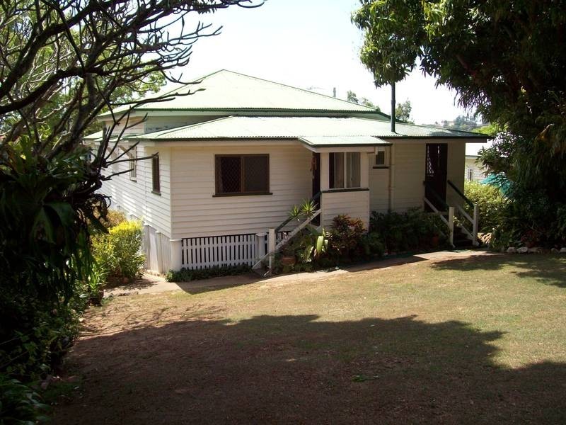 3 Chelmsford Avenue, Ipswich QLD 4305