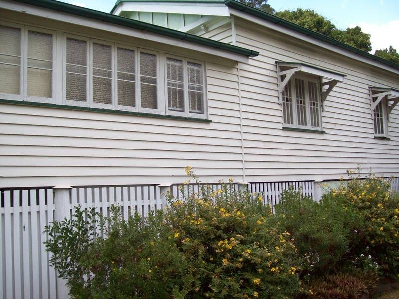 3 Chelmsford Avenue, Ipswich QLD 4305