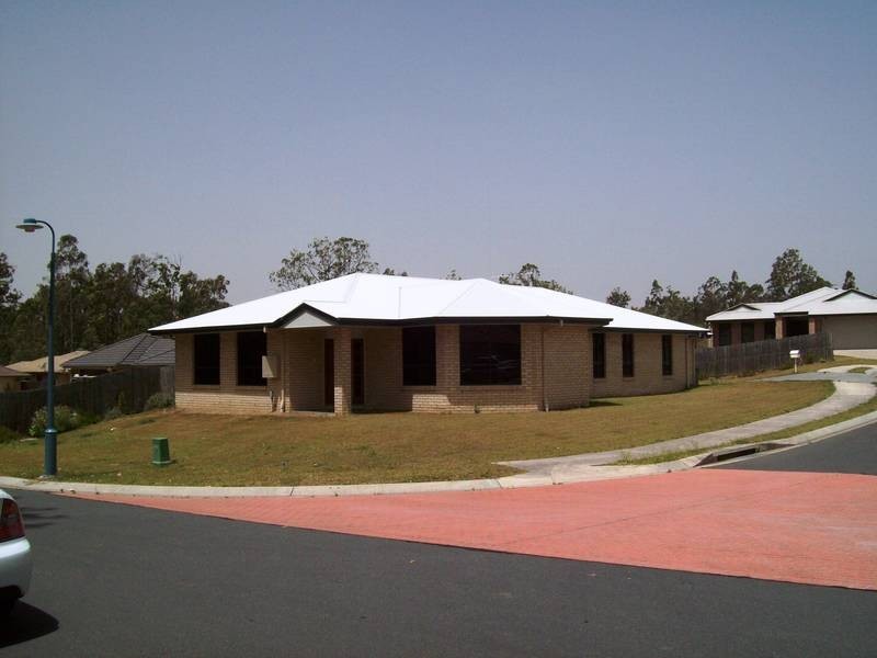 2 Royal Court, Brassall QLD 4305