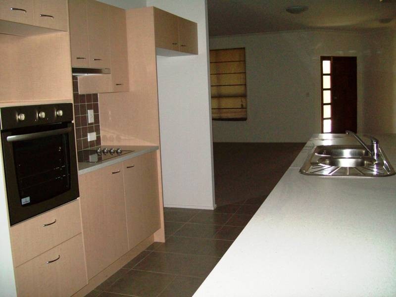 2 Royal Court, Brassall QLD 4305