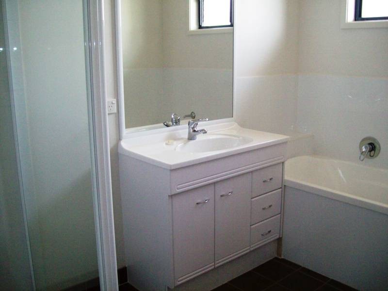 2 Royal Court, Brassall QLD 4305