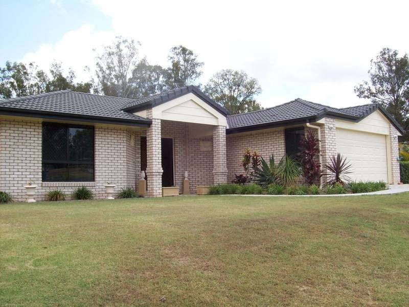 15 Pinto Place, Pine Mountain QLD 4306