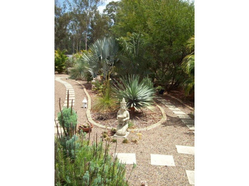 15 Pinto Place, Pine Mountain QLD 4306