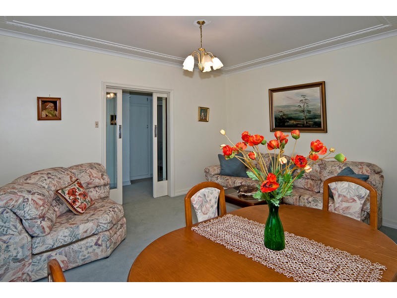 6 Rockton Street, Newtown QLD 4305