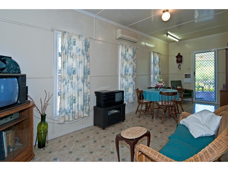 6 Rockton Street, Newtown QLD 4305
