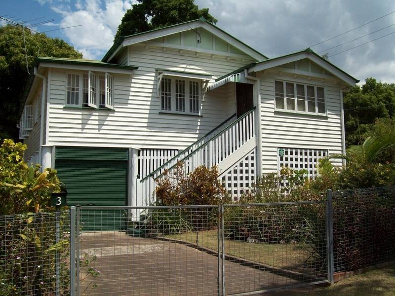 3 Chelmsford Avenue, Ipswich QLD 4305