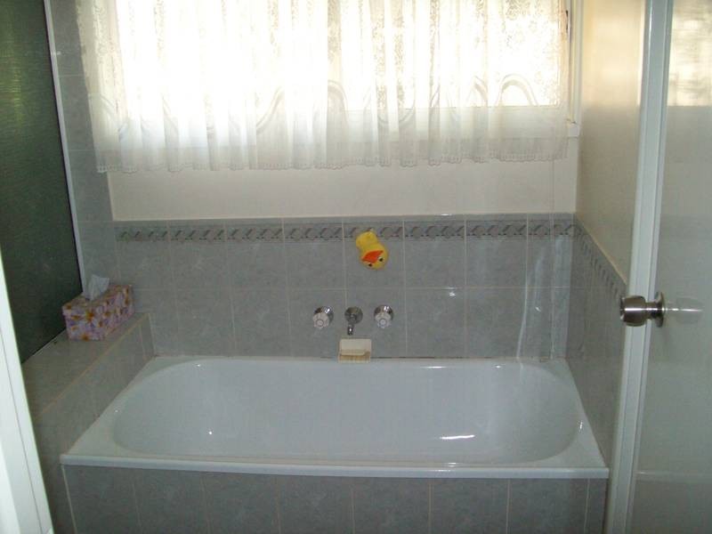 43 Creek Street, Bundamba QLD 4304