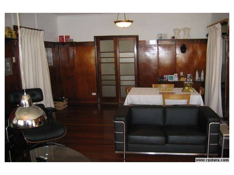 5 Griffith Road, Eastern Heights QLD 4305