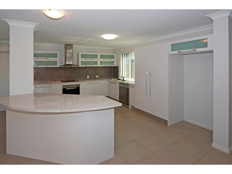 30 Brittany Crescent, Raceview QLD 4305
